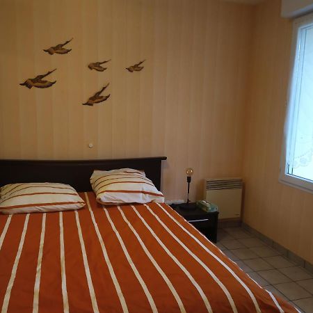 Chez Fabienne T1 Apartment Le Breuil-sur-Couze Luaran gambar