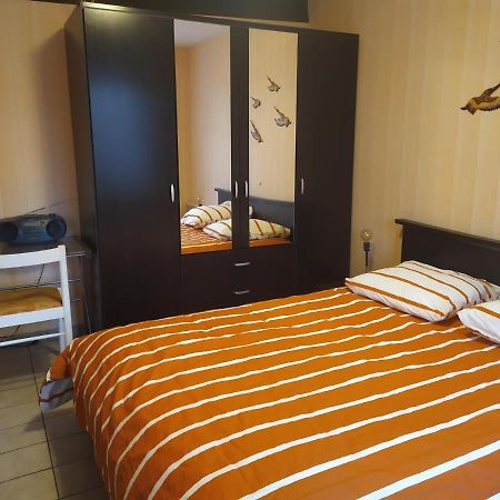 Chez Fabienne T1 Apartment Le Breuil-sur-Couze Luaran gambar