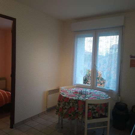 Chez Fabienne T1 Apartment Le Breuil-sur-Couze Luaran gambar