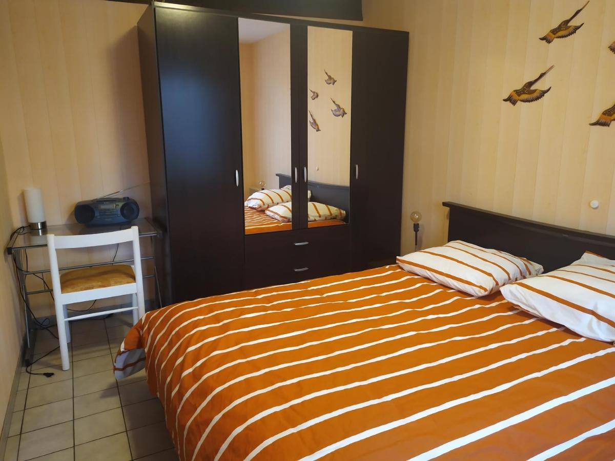 Chez Fabienne T1 Apartment Le Breuil-sur-Couze Luaran gambar
